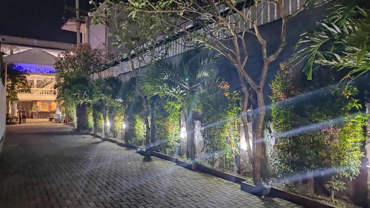 Mirabell Hotel & Convention Hall マラン エクステリア 写真